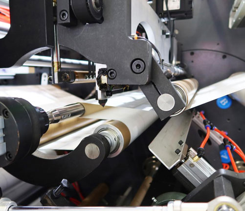 570 Full Automatic Glueless Non-stop Turret Rewinder