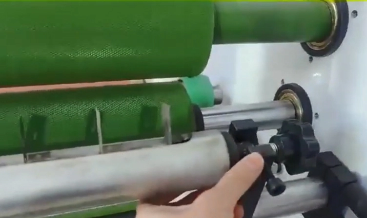 Tape and Paper Tube Adjustment of BOPP Tape Slitting Rewinding Machine